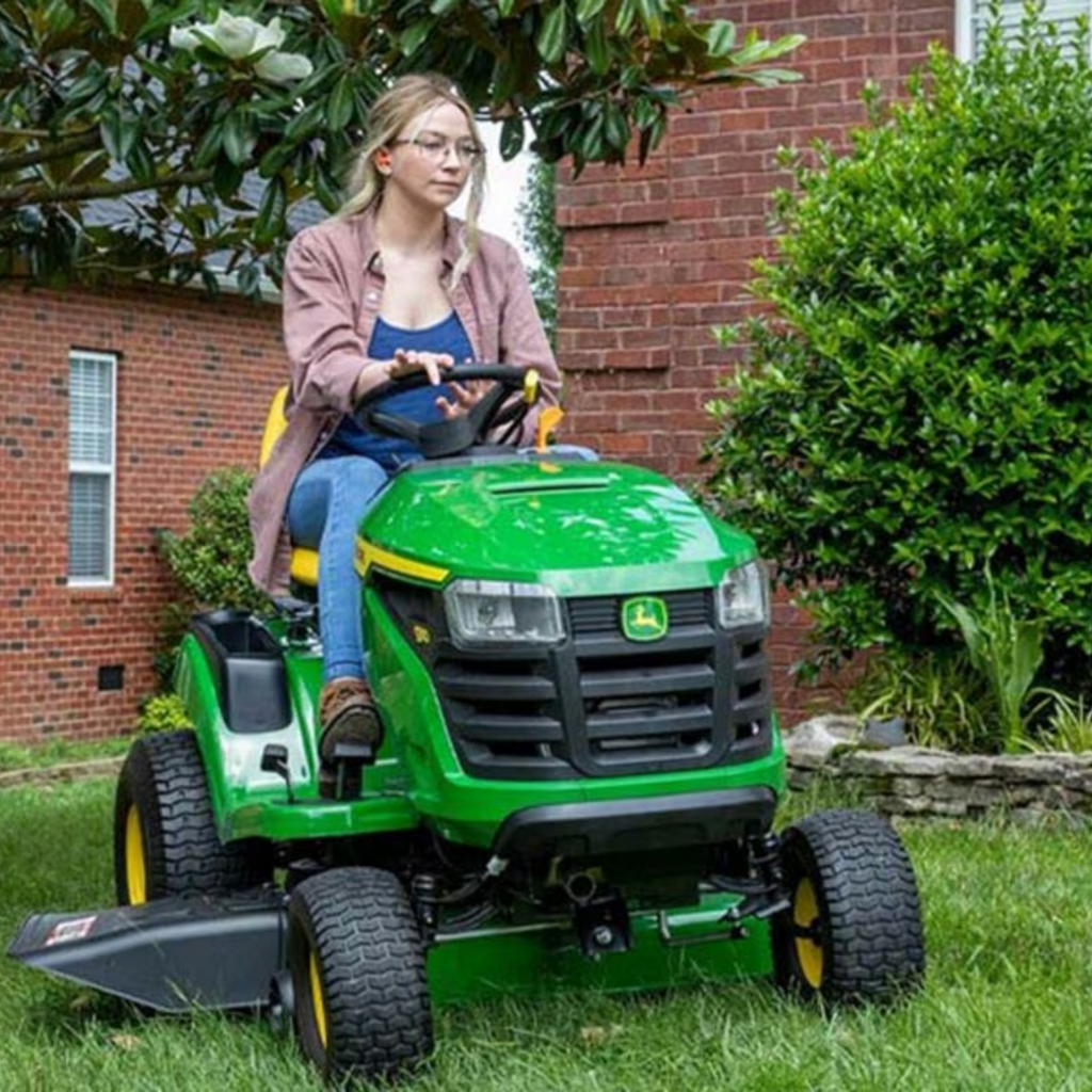 John Deere LAWN TRACTOR S110 (3010GX)
